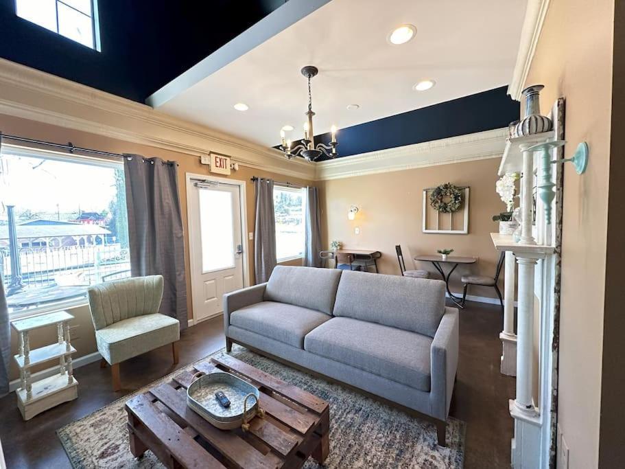 Haven At Hazel~Downtown Loft Apartment Demorest Exterior photo
